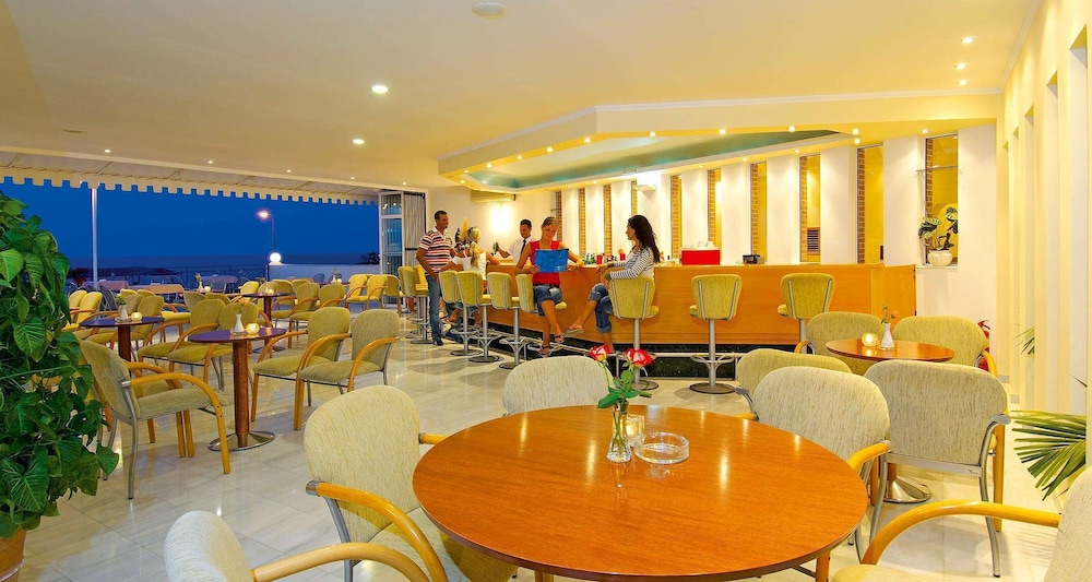 Rethymno Mare Royal & Water Park — Restaurant & bars in Rethymnon