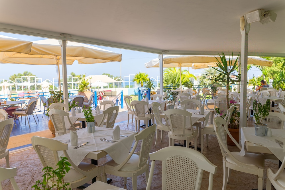 Rethymno Mare Royal & Water Park — Restaurant & bars in Rethymnon