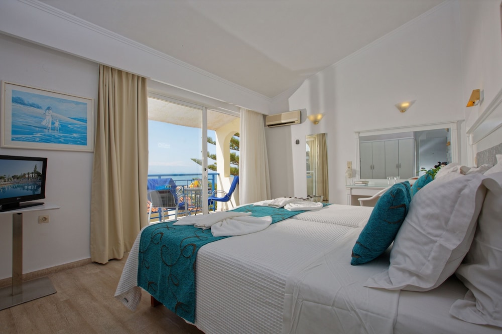 Rethymno Mare Royal & Water Park — Hotel rooms in Rethymnon