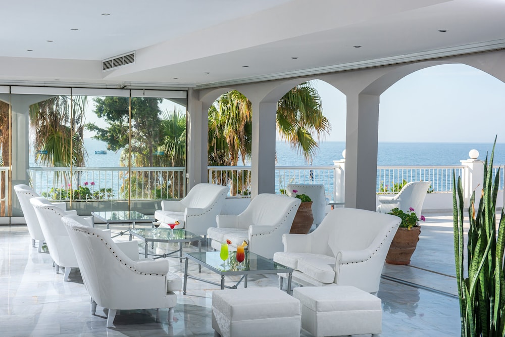 Rethymno Mare Royal & Water Park — Restaurant & bars in Rethymnon