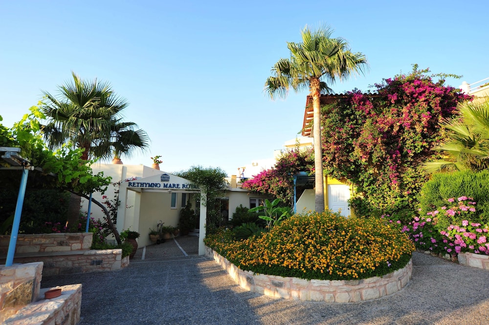 Rethymno Mare Royal & Water Park — Hotel building in Rethymnon