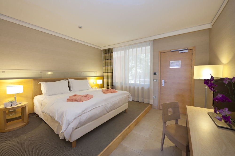 Rodos Palace Hotel — Hotel rooms in Rhodes Town, South Aegean