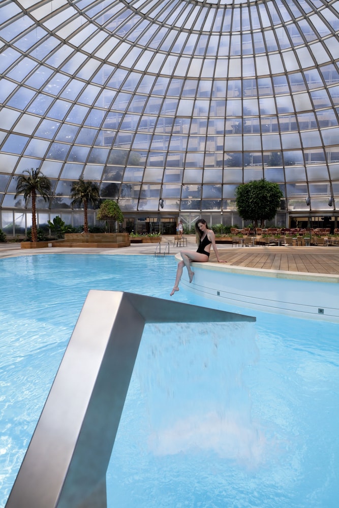 Rodos Palace Hotel — Swimming pool in Rhodes Town, South Aegean
