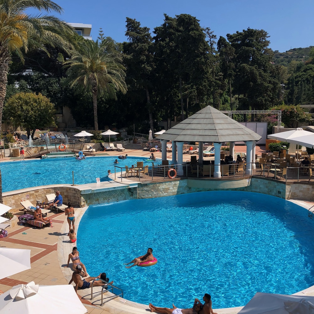 Rodos Palace Hotel — Swimming pool in Rhodes Town, South Aegean