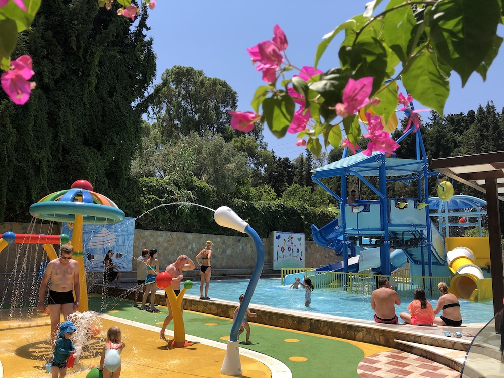 Rodos Palace Hotel — Swimming pool in Rhodes Town, South Aegean