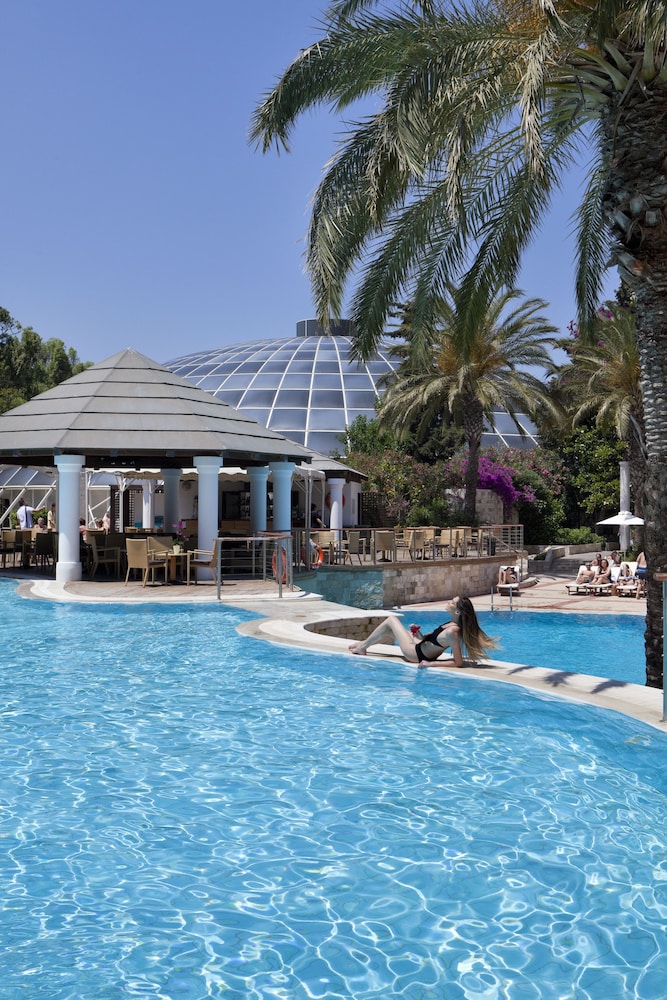 Rodos Palace Hotel — Swimming pool in Rhodes Town, South Aegean