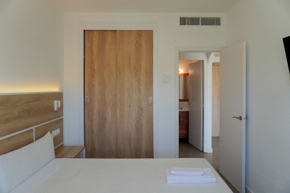 ENDLSS BEACH & DISCO HOTEL IBIZA ADULTS ONLY — Hotel rooms in San Antonio, Balearic Islands
