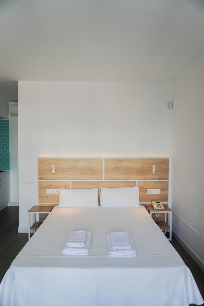 ENDLSS BEACH & DISCO HOTEL IBIZA ADULTS ONLY — Hotel rooms in San Antonio, Balearic Islands