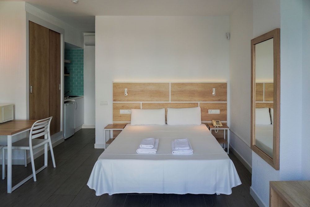 ENDLSS BEACH & DISCO HOTEL IBIZA ADULTS ONLY — Hotel rooms in San Antonio, Balearic Islands