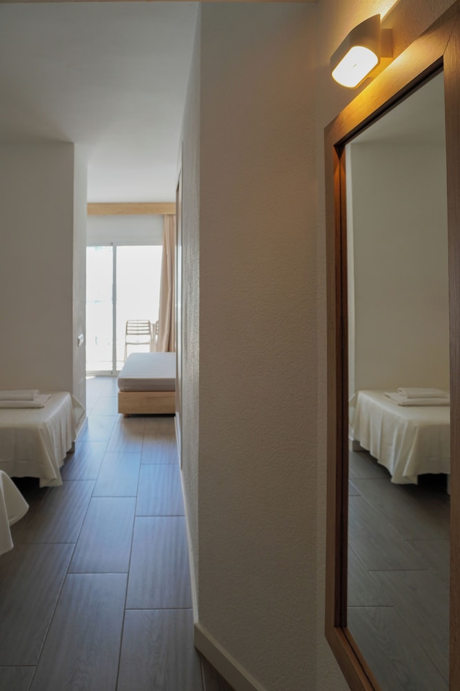 ENDLSS BEACH & DISCO HOTEL IBIZA ADULTS ONLY — Hotel rooms in San Antonio, Balearic Islands