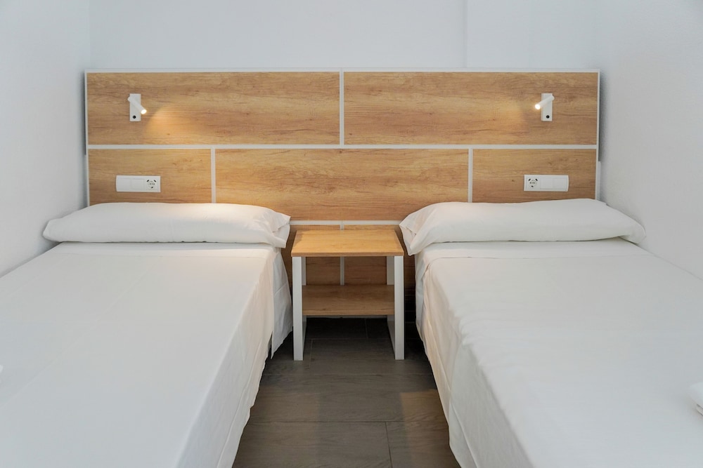 ENDLSS BEACH & DISCO HOTEL IBIZA ADULTS ONLY — Hotel rooms in San Antonio, Balearic Islands