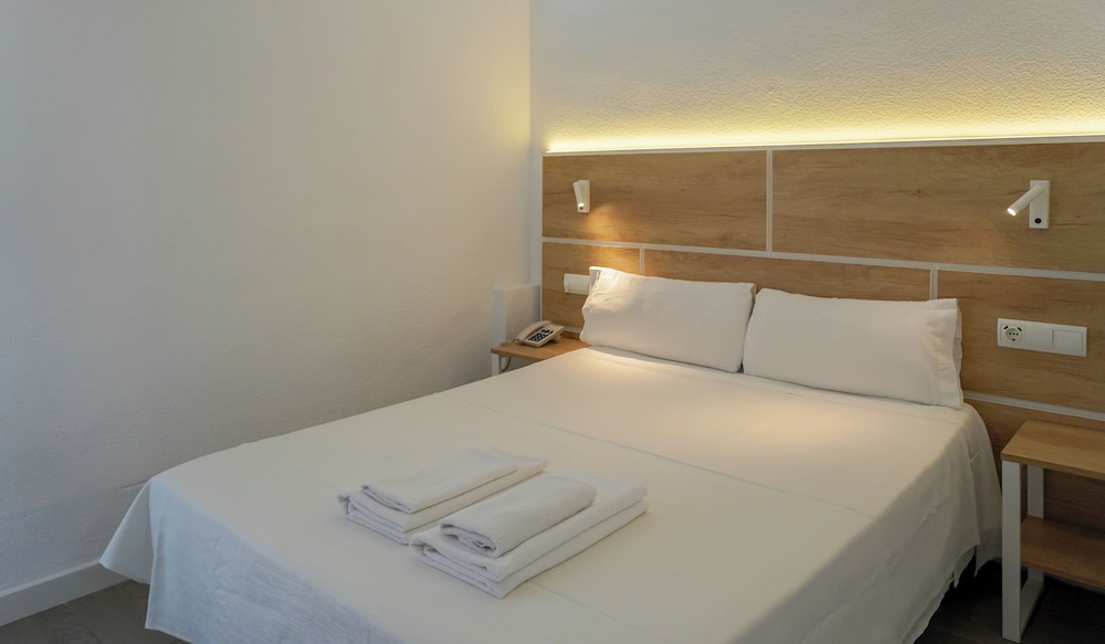 ENDLSS BEACH & DISCO HOTEL IBIZA ADULTS ONLY — Hotel rooms in San Antonio, Balearic Islands