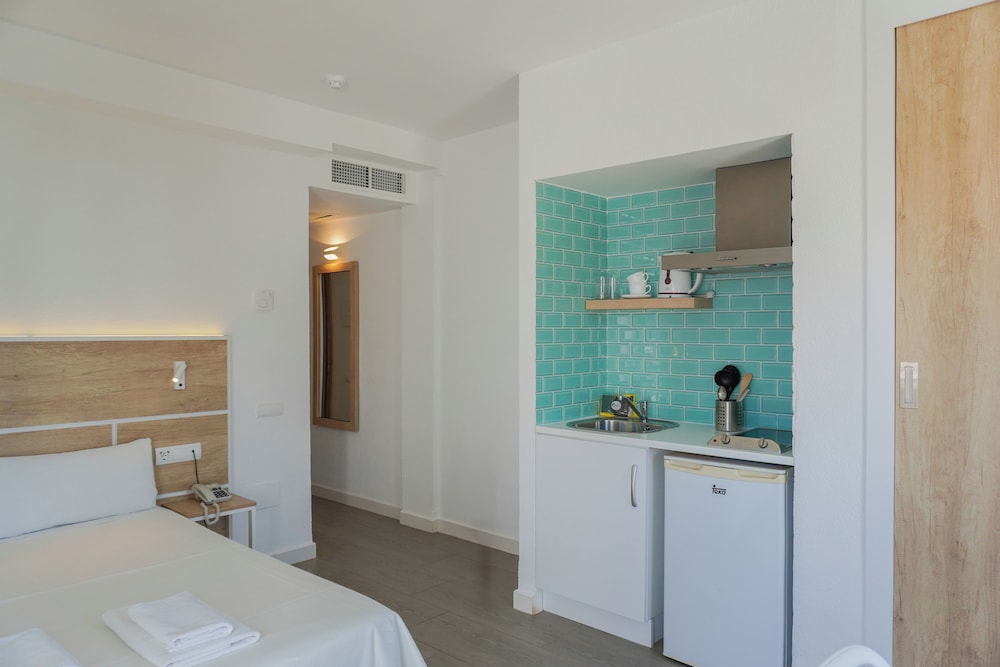 ENDLSS BEACH & DISCO HOTEL IBIZA ADULTS ONLY — Hotel rooms in San Antonio, Balearic Islands