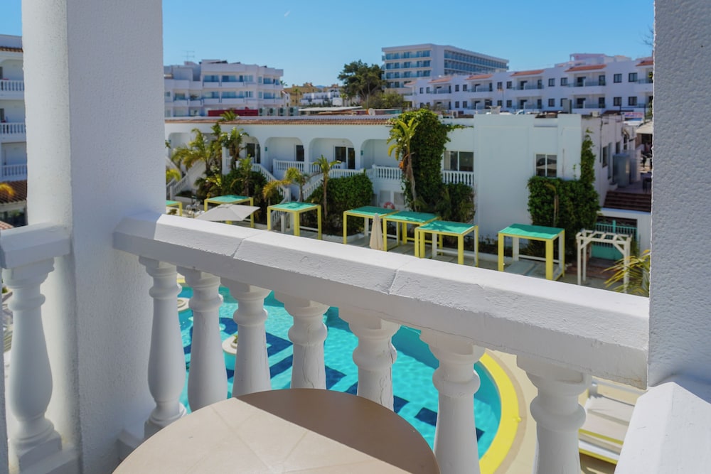 ENDLSS BEACH & DISCO HOTEL IBIZA ADULTS ONLY — Swimming pool in San Antonio, Balearic Islands