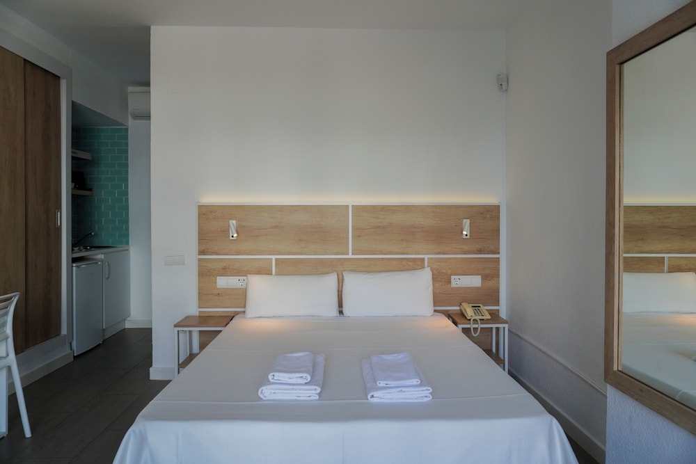 ENDLSS BEACH & DISCO HOTEL IBIZA ADULTS ONLY — Hotel rooms in San Antonio, Balearic Islands