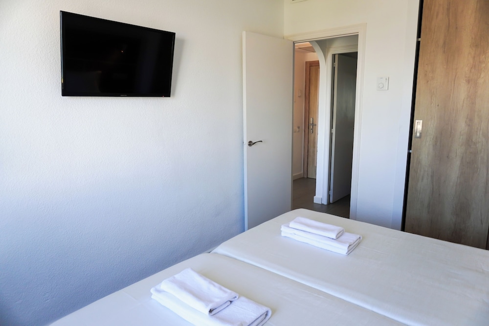 ENDLSS BEACH & DISCO HOTEL IBIZA ADULTS ONLY — Hotel rooms in San Antonio, Balearic Islands