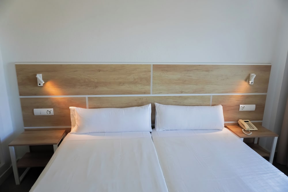ENDLSS BEACH & DISCO HOTEL IBIZA ADULTS ONLY — Hotel rooms in San Antonio, Balearic Islands
