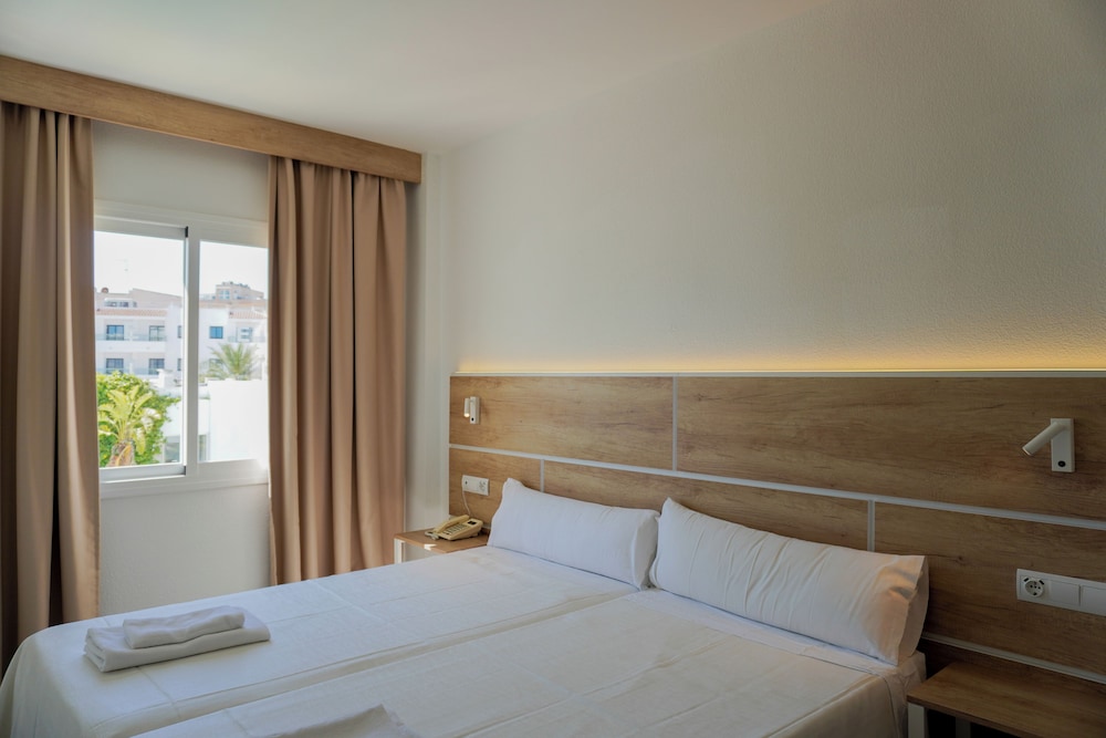 ENDLSS BEACH & DISCO HOTEL IBIZA ADULTS ONLY — Hotel rooms in San Antonio, Balearic Islands