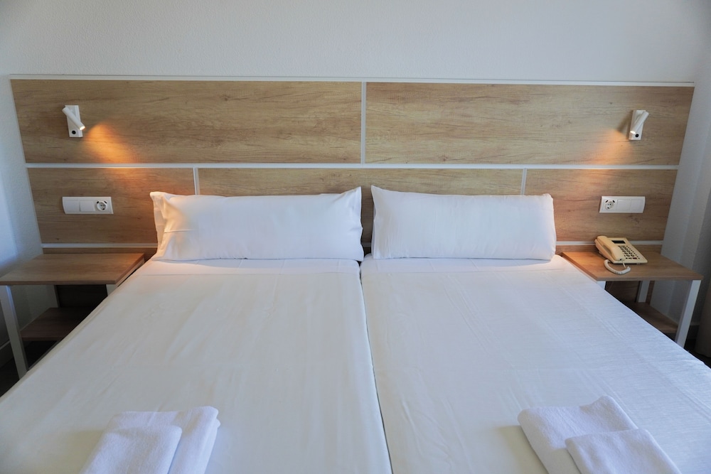 ENDLSS BEACH & DISCO HOTEL IBIZA ADULTS ONLY — Hotel rooms in San Antonio, Balearic Islands