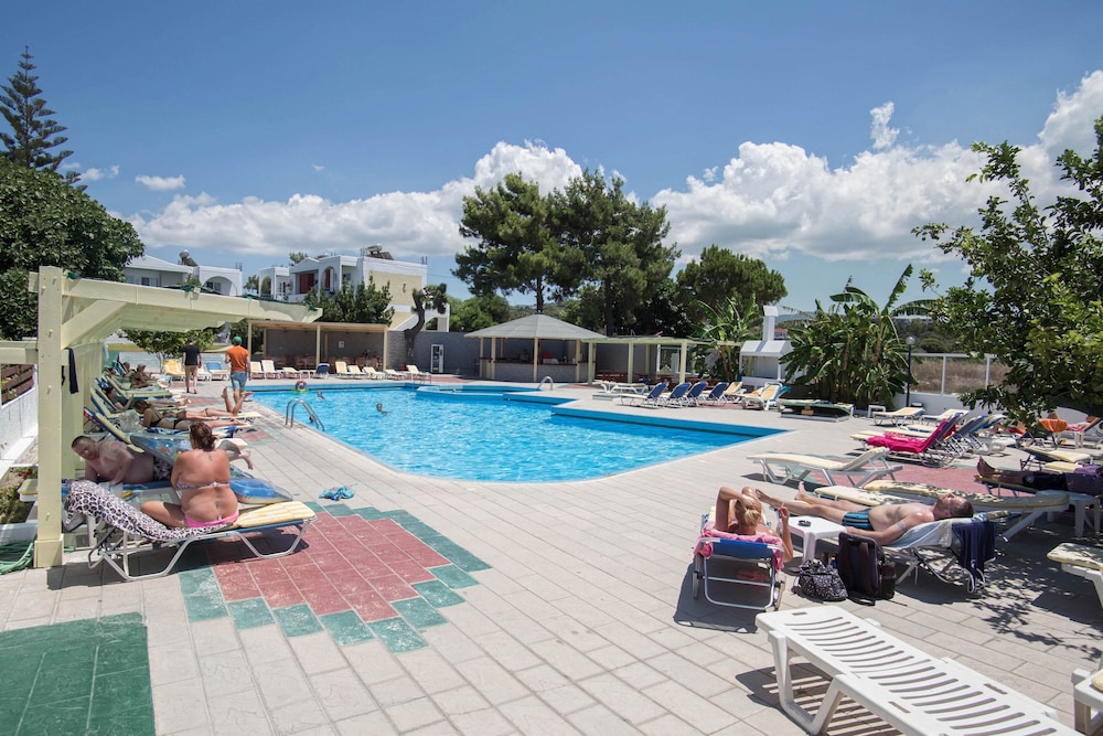 Summer Dream Hotel By Anayia All Inclusive Resorts — Swimming pool in Theologos, South Aegean