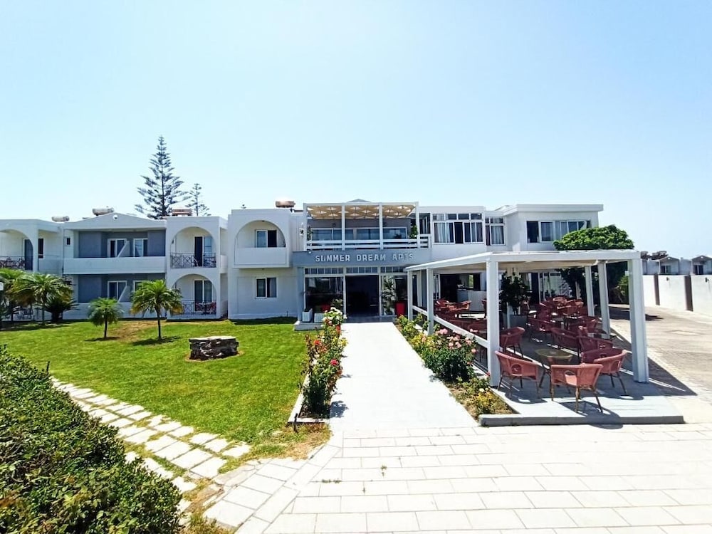 Summer Dream Hotel By Anayia All Inclusive Resorts — Hotel building in Theologos, South Aegean