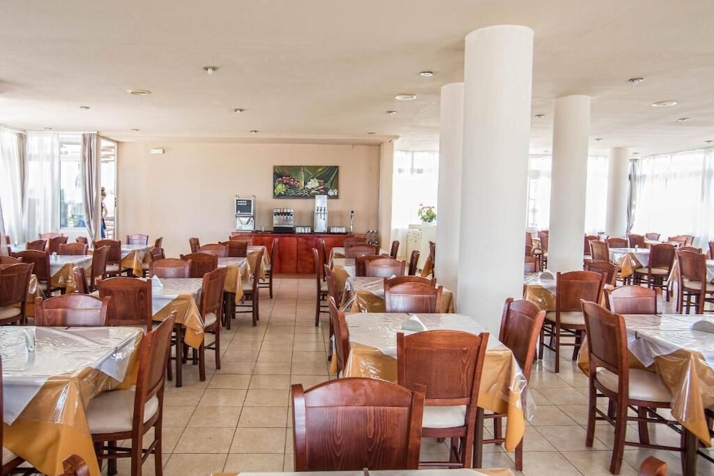 Summer Dream Hotel By Anayia All Inclusive Resorts — Restaurant & bars in Theologos, South Aegean