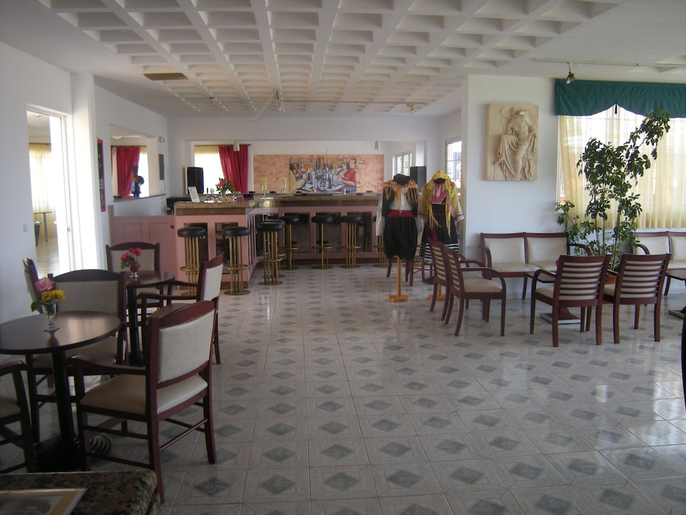 Summer Dream Hotel By Anayia All Inclusive Resorts — Restaurant & bars in Theologos, South Aegean