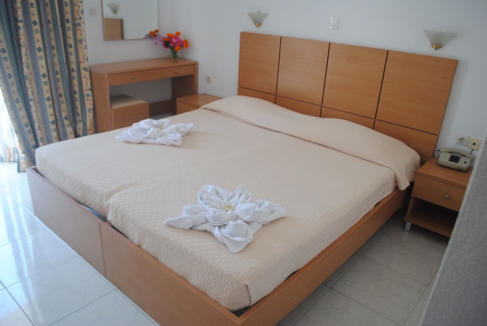 Summer Dream Hotel By Anayia All Inclusive Resorts — Hotel rooms in Theologos, South Aegean