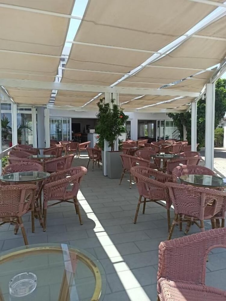 Summer Dream Hotel By Anayia All Inclusive Resorts — Restaurant & bars in Theologos, South Aegean