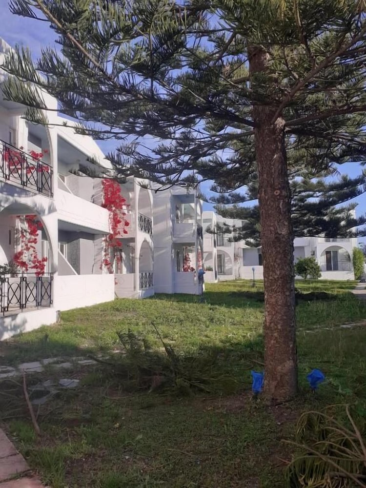 Summer Dream Hotel By Anayia All Inclusive Resorts — Hotel building in Theologos, South Aegean