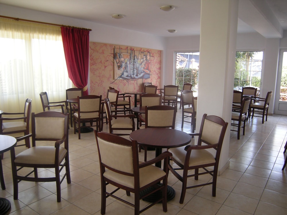 Summer Dream Hotel By Anayia All Inclusive Resorts — Restaurant & bars in Theologos, South Aegean