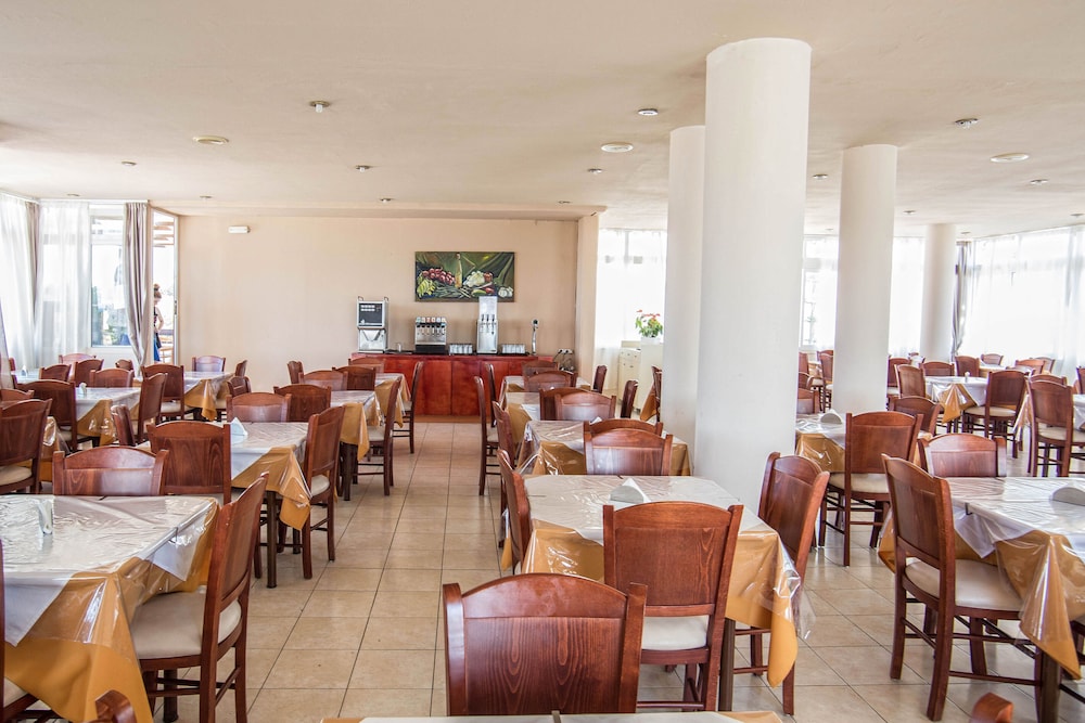 Summer Dream Hotel By Anayia All Inclusive Resorts — Restaurant & bars in Theologos, South Aegean