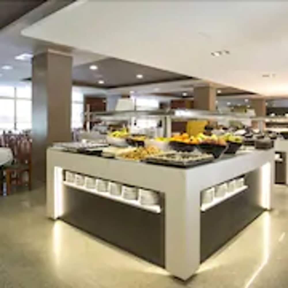 California Garden — Restaurant & bars in Salou, Catalonia