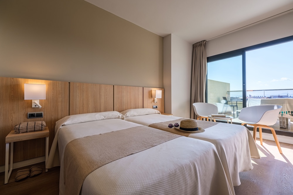California Garden — Hotel rooms in Salou, Catalonia