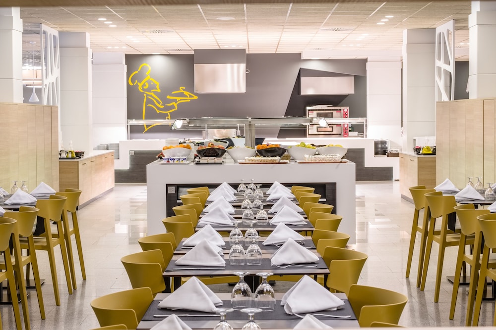 California Garden — Restaurant & bars in Salou, Catalonia