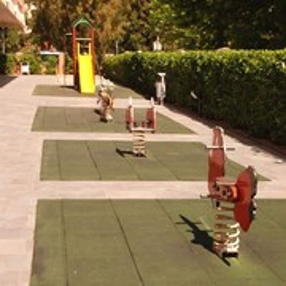 California Garden — Attractions for children in Salou, Catalonia