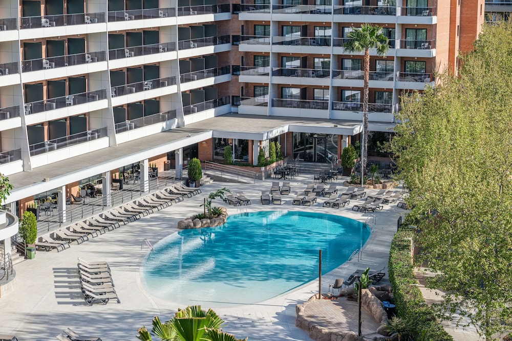 California Garden — Swimming pool in Salou, Catalonia