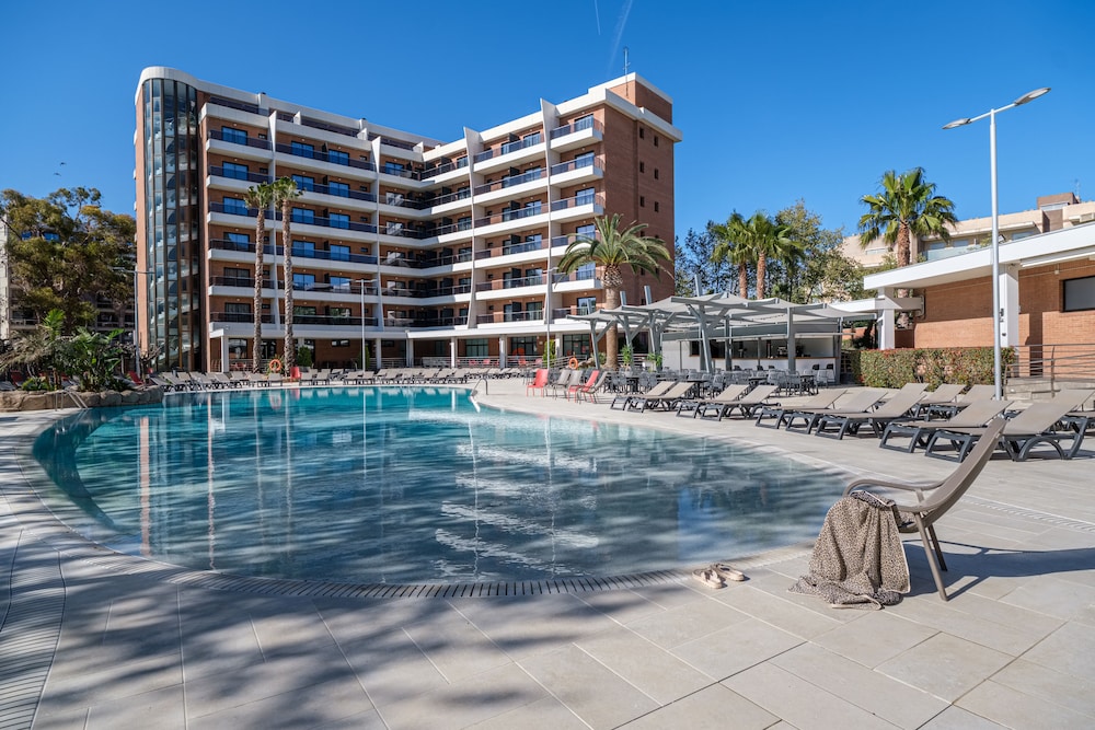 California Garden — Swimming pool in Salou, Catalonia