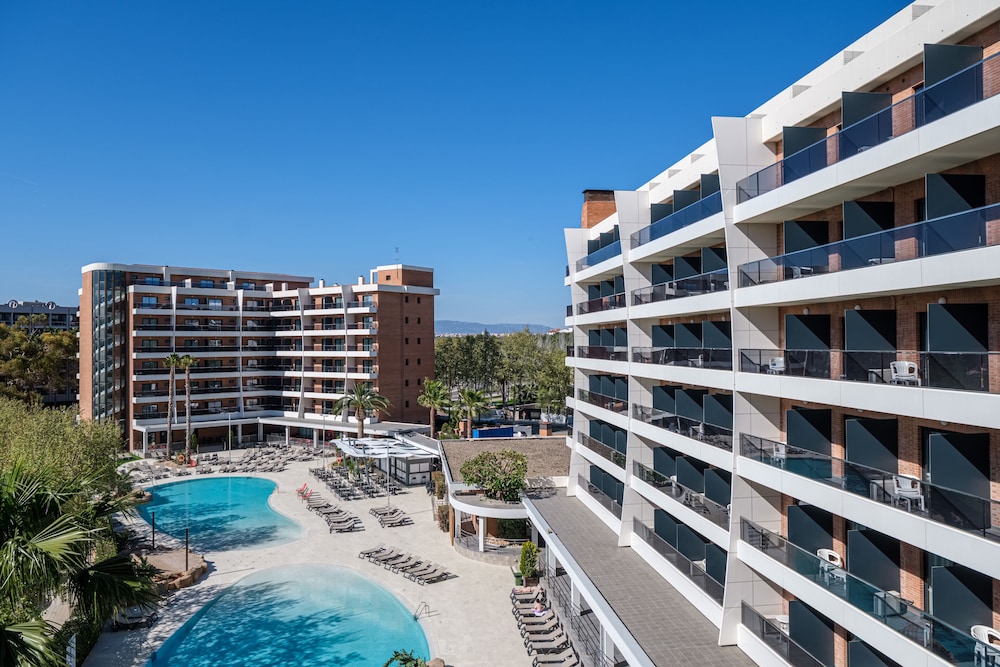 California Garden — Swimming pool in Salou, Catalonia