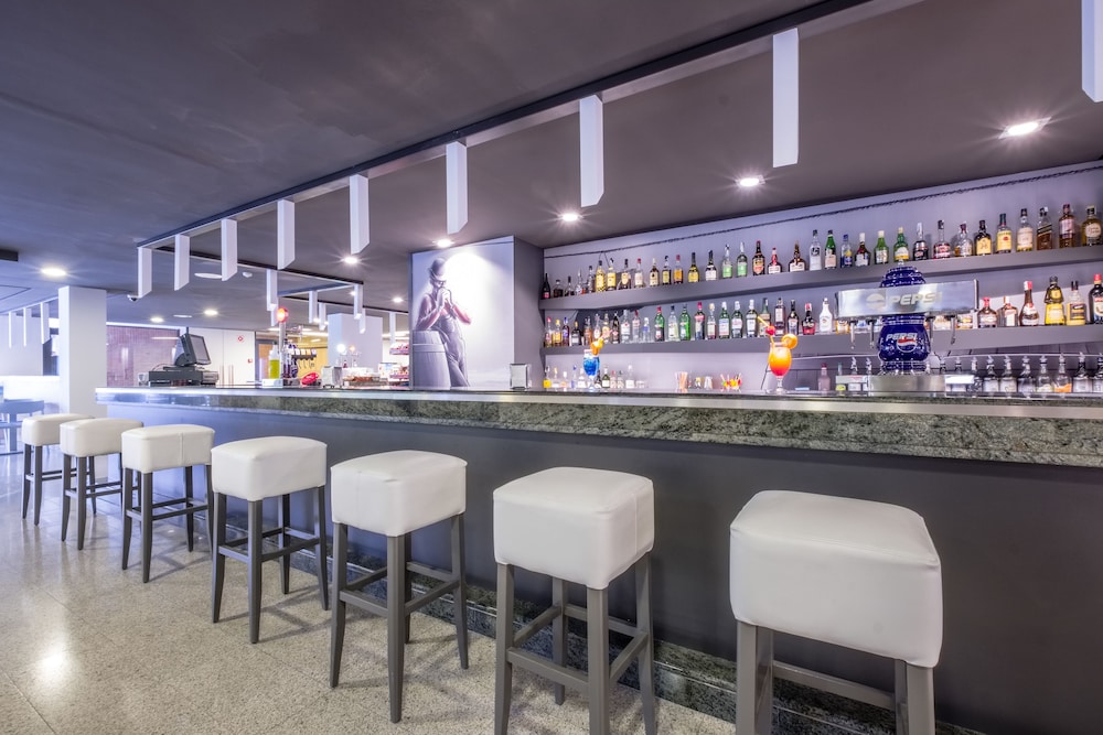California Garden — Restaurant & bars in Salou, Catalonia