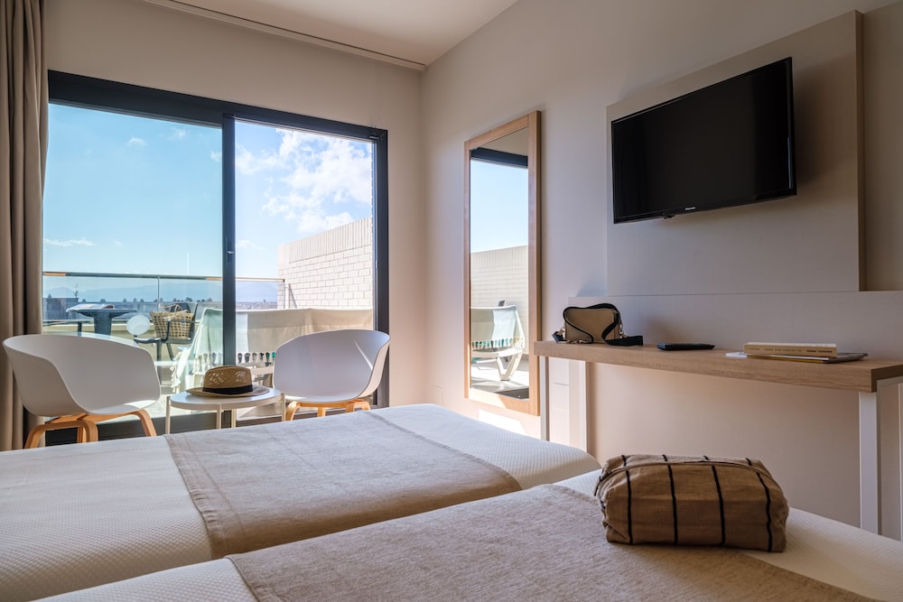 California Garden — Hotel rooms in Salou, Catalonia