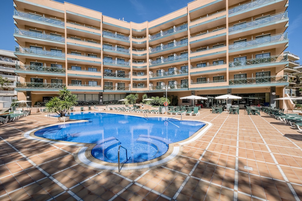 Hotel California Palace — Swimming pool in Salou, Catalonia
