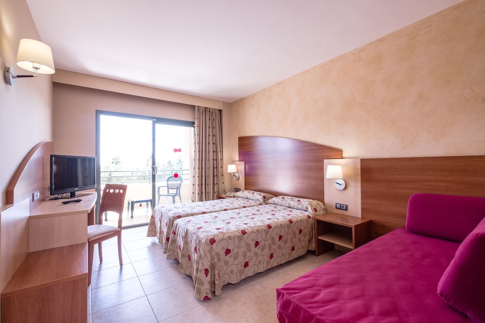 Hotel California Palace — Hotel rooms in Salou, Catalonia
