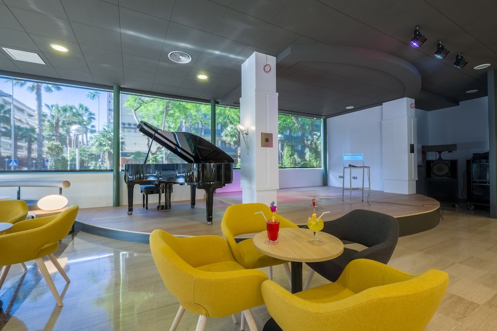 Hotel California Palace — Restaurant & bars in Salou, Catalonia
