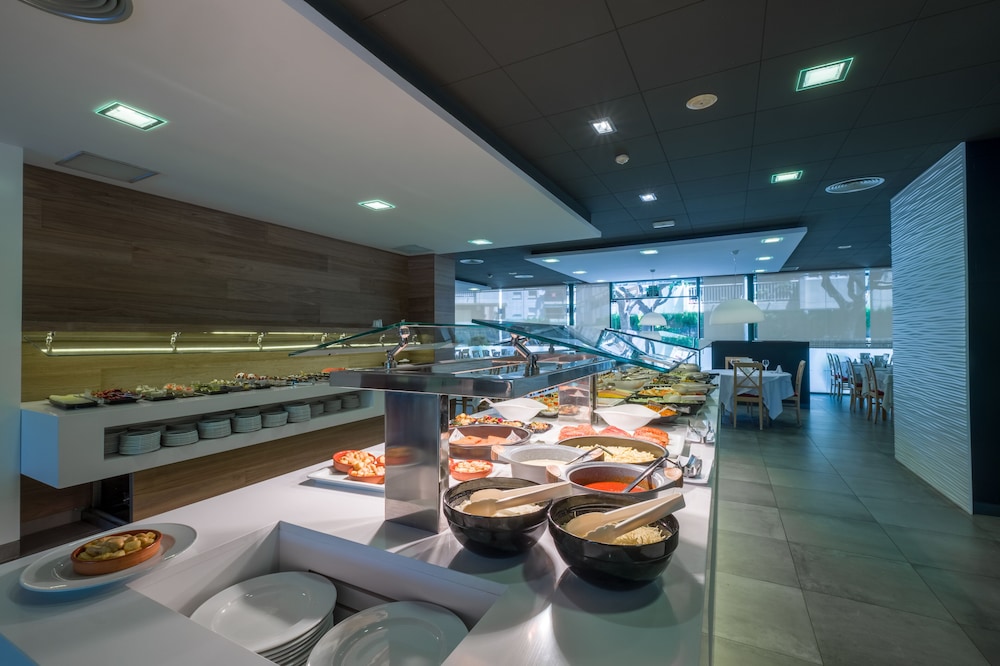 Hotel California Palace — Restaurant & bars in Salou, Catalonia
