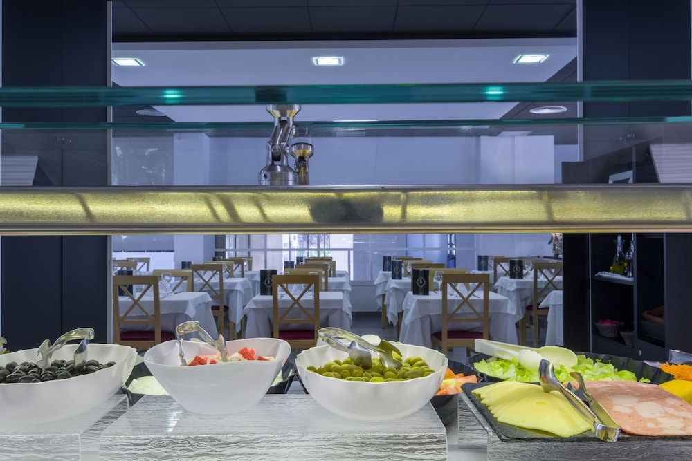 Hotel California Palace — Restaurant & bars in Salou, Catalonia