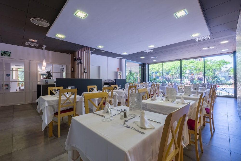 Hotel California Palace — Restaurant & bars in Salou, Catalonia