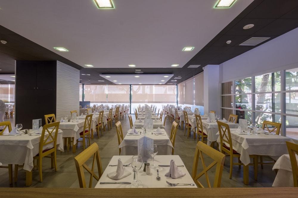 Hotel California Palace — Restaurant & bars in Salou, Catalonia