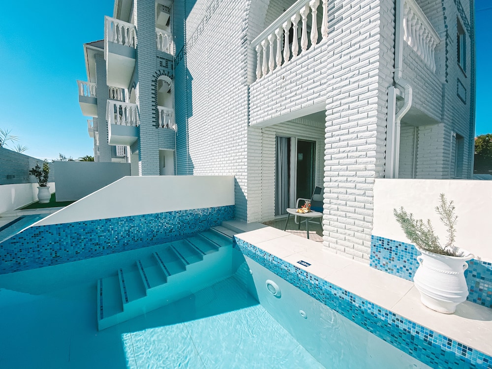 Meandros Boutique & Spa Hotel - Adults Only — Swimming pool in Kalamaki (Zakynthos), Ionian Islands