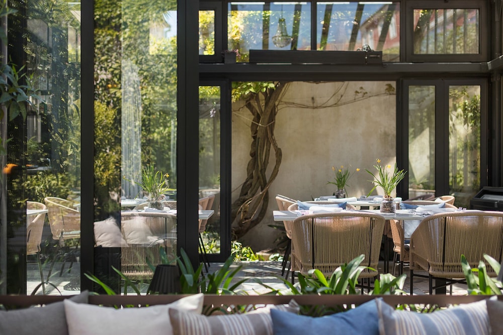 Almayer Art & Heritage Adults Only Hotel & Dépendance Rooms — Restaurant & bars in Zadar, Zadar